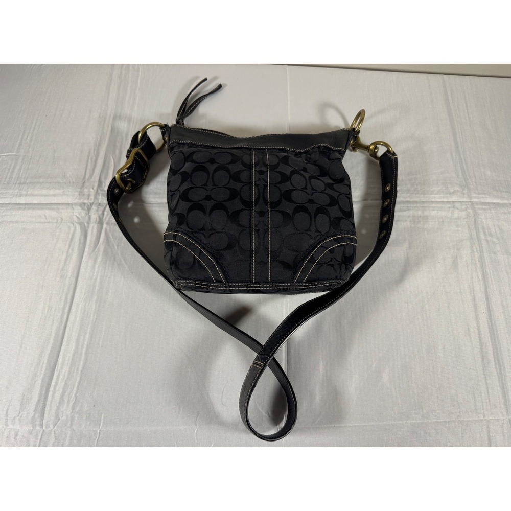 Vintage Y2K Coach Black Pebbled Leather Shoulder Bag Hobo Brass Hardware 10402